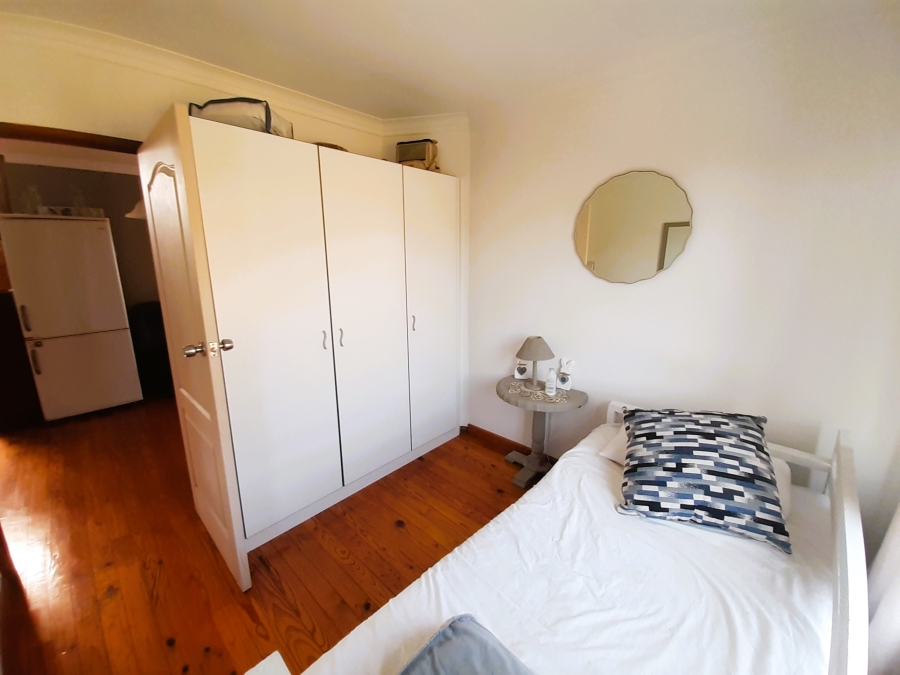 6 Bedroom Property for Sale in Paradise Beach Eastern Cape